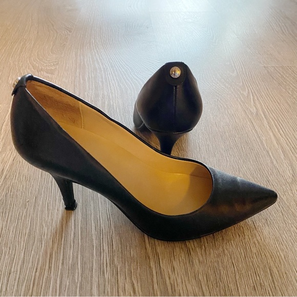 Black Michael Kors heels - Picture 3 of 5